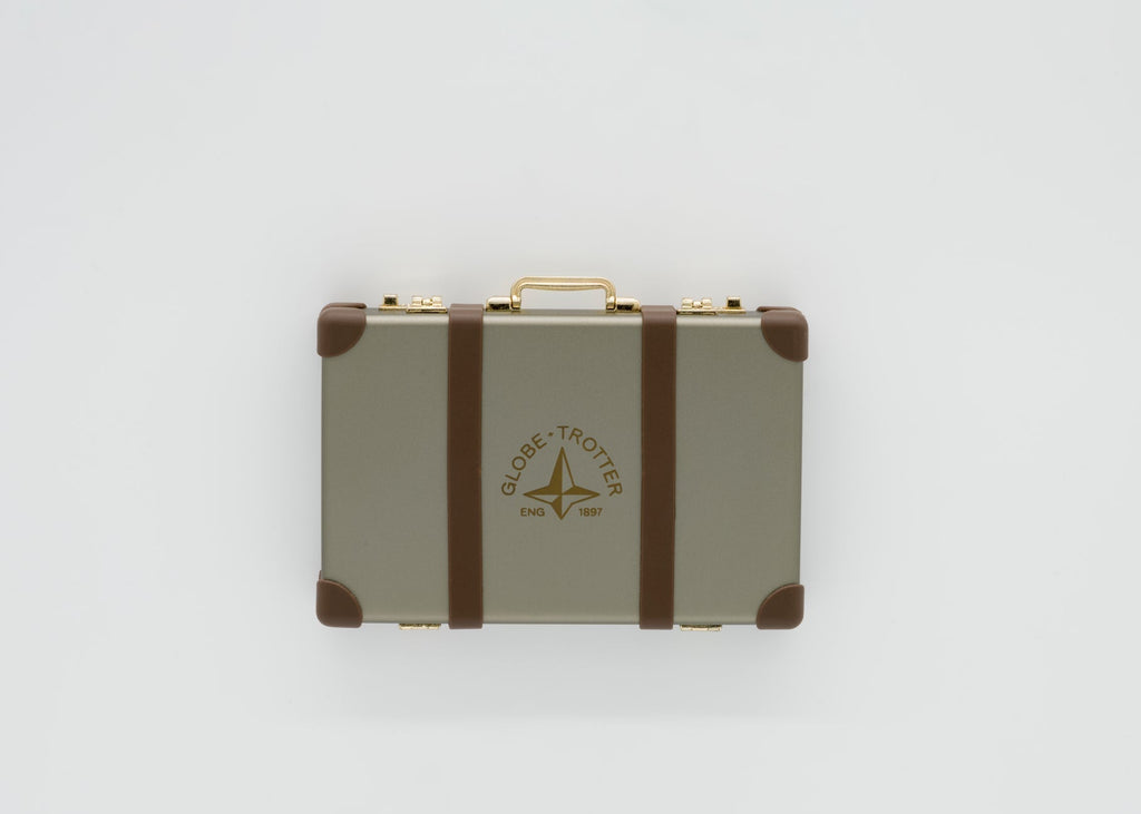 HolidayCardcase-2025_775f82fa-