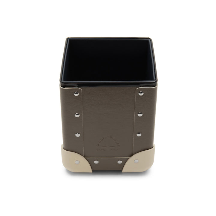 ホームコレクション · ラージペンホルダー | ノーブルブラウン/アイボリー/クロム