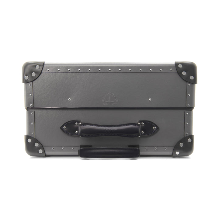 007 コレクション · ラージチェックイン - 4ホイール | グレー/グラファイト/クロム