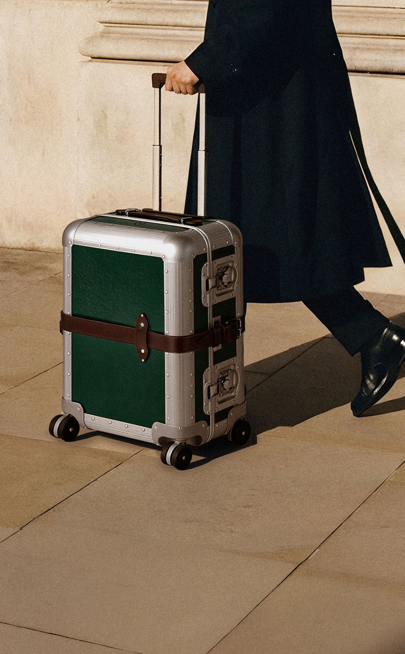 グローブトロッターGrobe Trotterツモリチサトコラボキャリーケース グローブトロッター GLOBE TROTTER ツモリチサト 限定 コラボ 20インチ