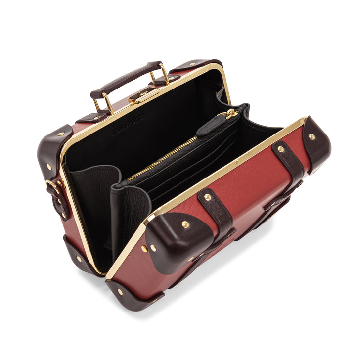 日本限定 · マイクロケース | カシスレッド/バーガンディ/ゴールド