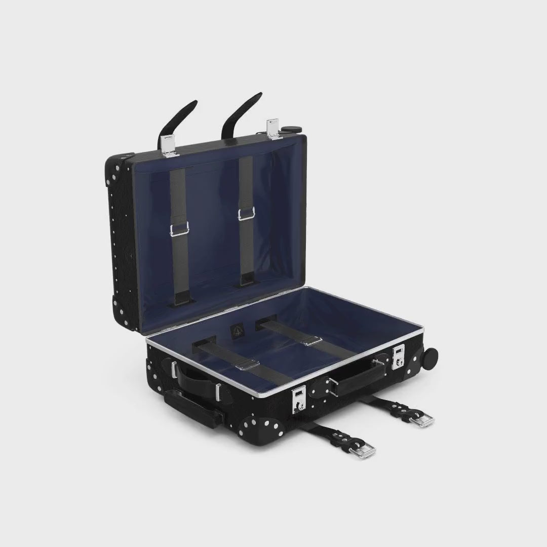 動画を読み込む：センテナリー · キャリーオン - 4ホイール | ブラック/ブラック/クロム